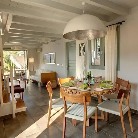 Villa Remarkable Kefalonia Yu Kanda 3 Bedrooms Seafront