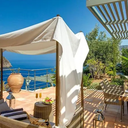 Villa Remarkable Kefalonia Yu Kanda 3 Bedrooms Seafornt Spectacular Sea Views Private Outdoor Pool Assos